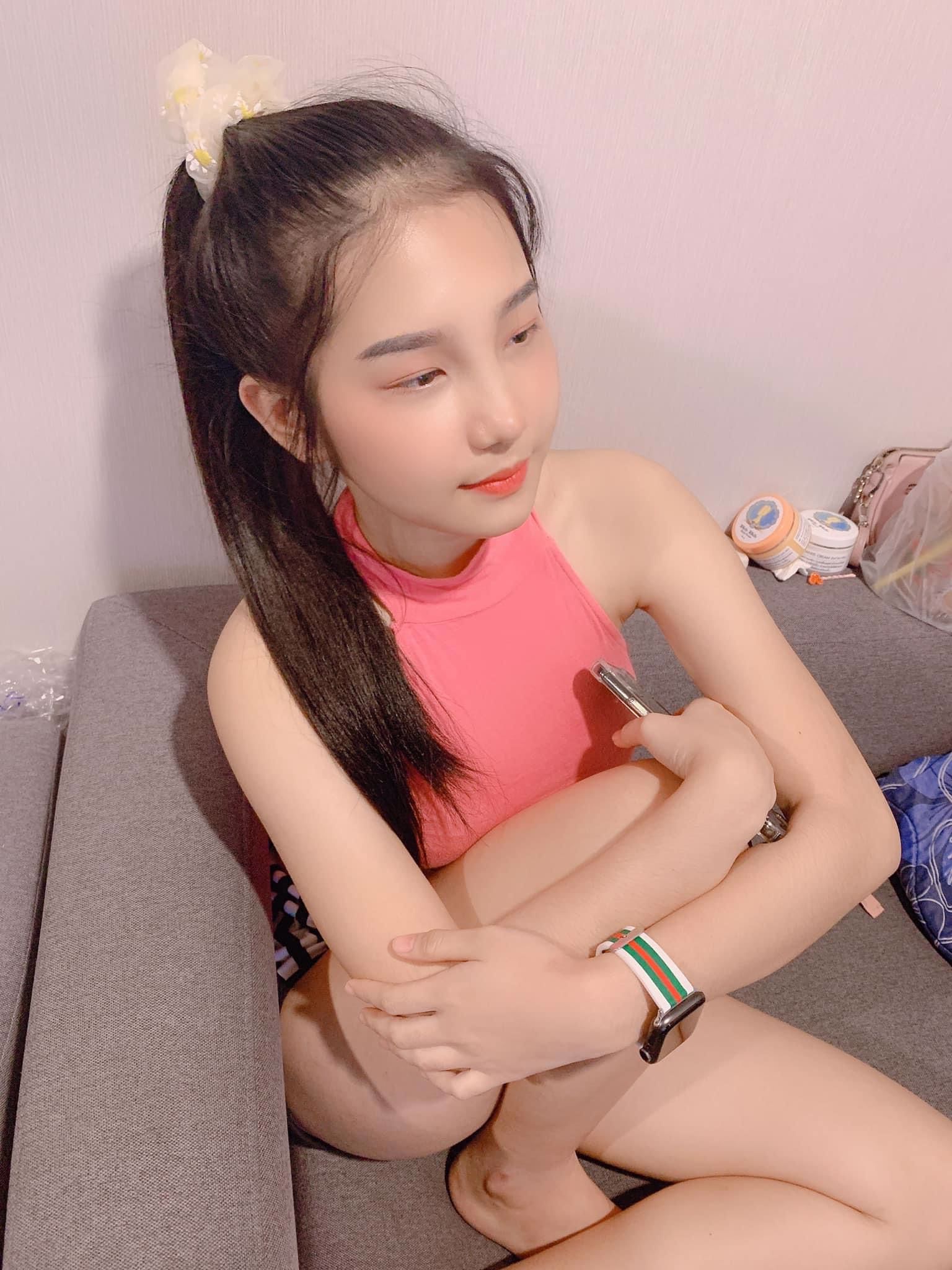 โซฟ้า อายุ 21 ปีค่ะ หาคนดูแล